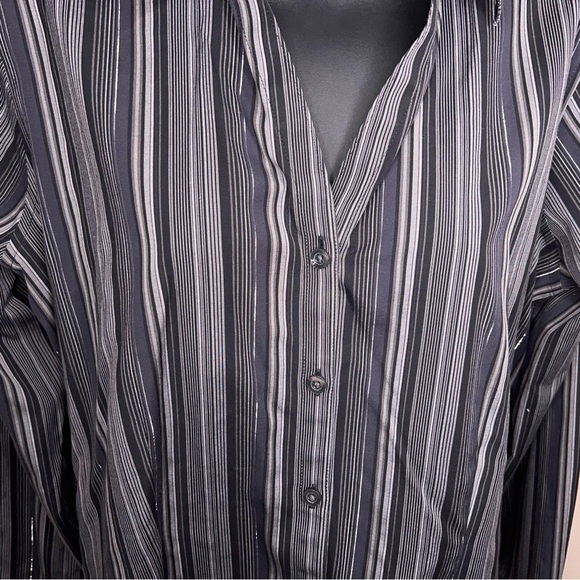 Medium Eddie Bauer Grey Striped Button Front Top Womens Long Sleeve Silver - Picture 3 of 14